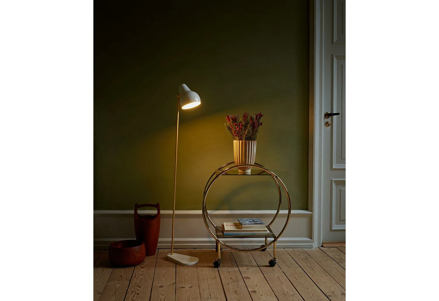 VL38 Floor Light, 1971 7 VL38 Floor Light, 1971 - Image 5