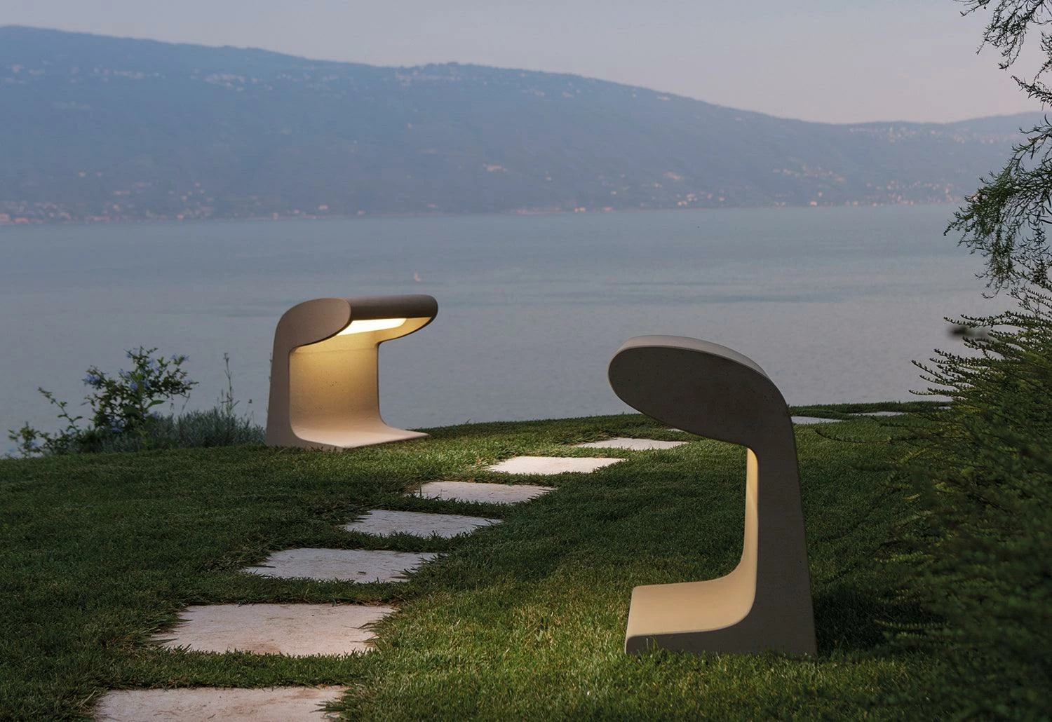 Borne Béton Grande, 1952 4 Borne Béton Grande, 1952 - Image 2