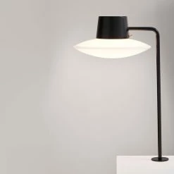 AJ Oxford Table Lamp -Designer Table Lamps Sales twentytwentyone Louis Poulsen Arne Jacobsen AJ Oxford lamp 10