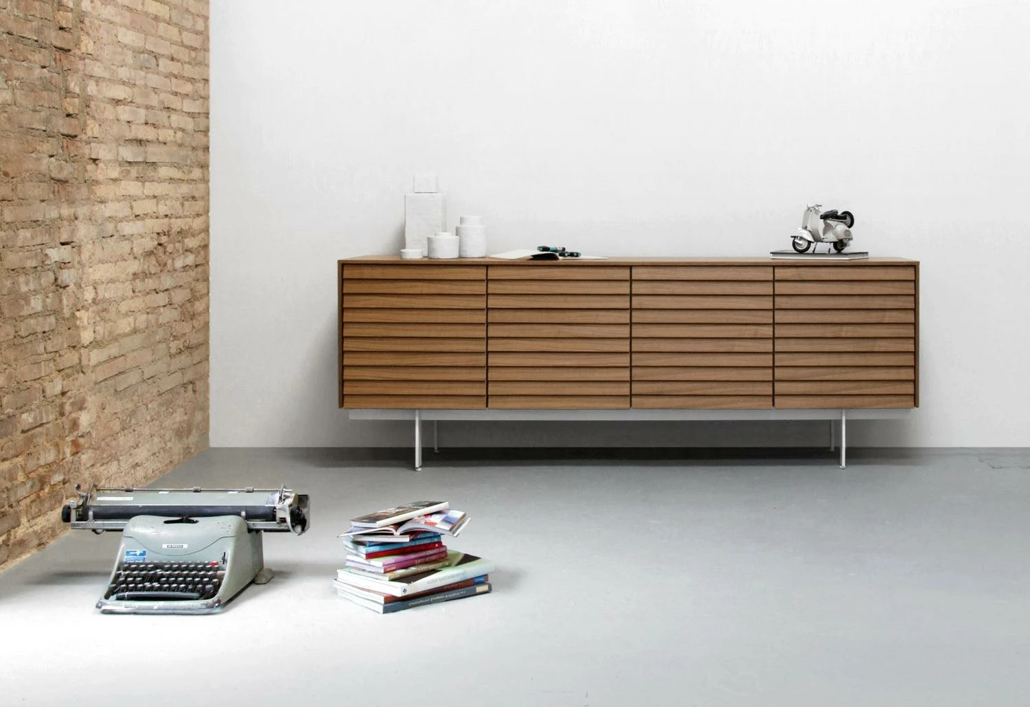 Sussex Sideboard, 119, 2000 4 Sussex Sideboard, 119, 2000 - Image 2